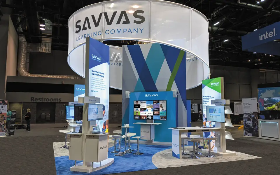 20x20 Custom Island Display for Savvas | custom trade show booth examples